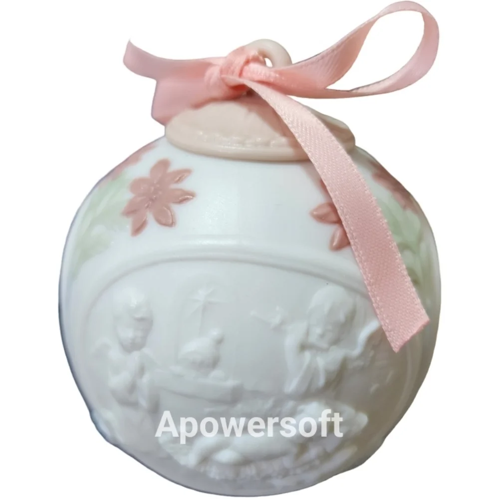 1996 Lladro Pink and White Decorative Ornament